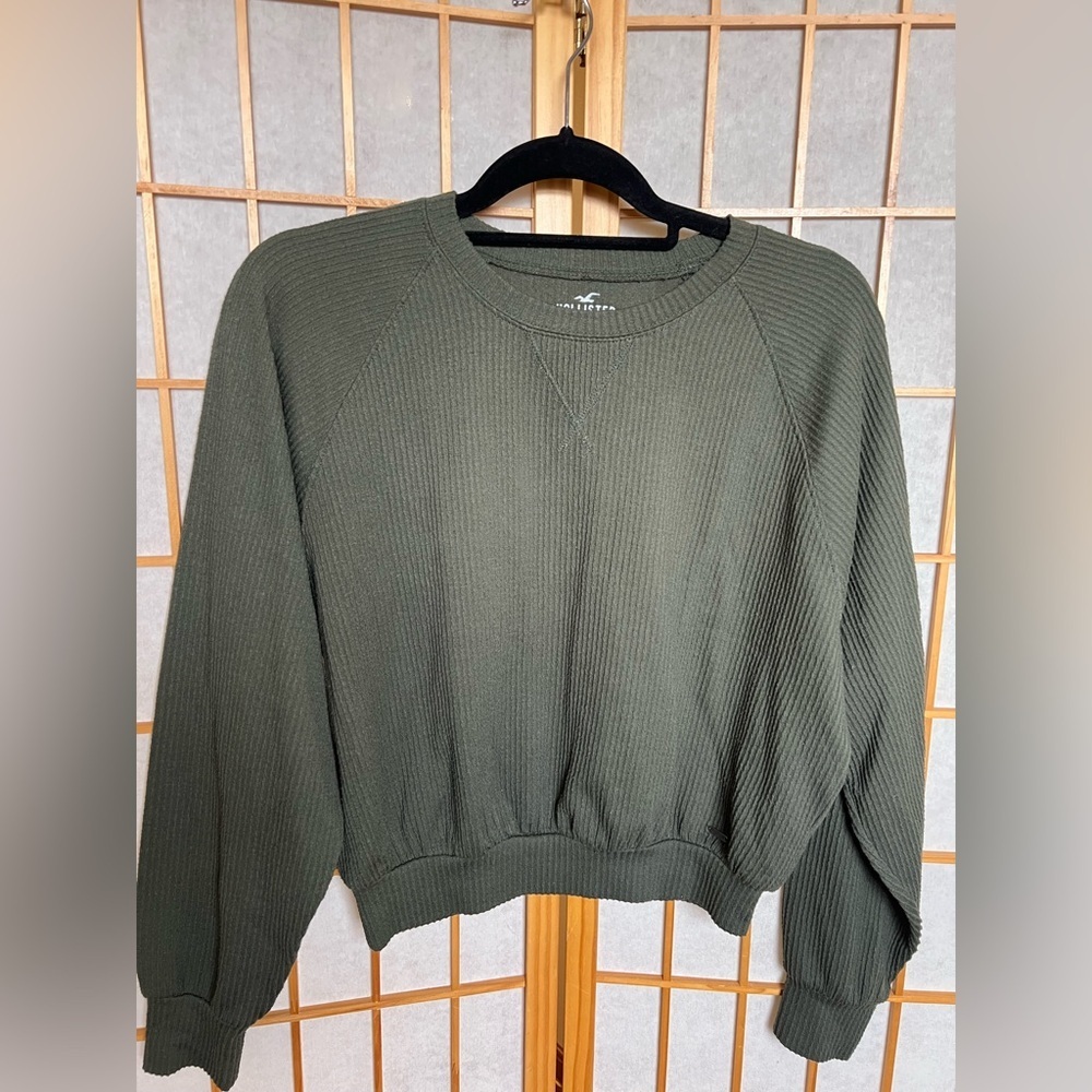 Hollister Olive Green Ribbed Boyfriend Cropped Sweatshirt size Small